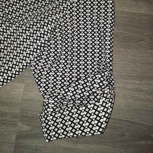 Ellen Tracy Button Up Roll Up Quarter Sleeve Shirt - Picture 4 of 6